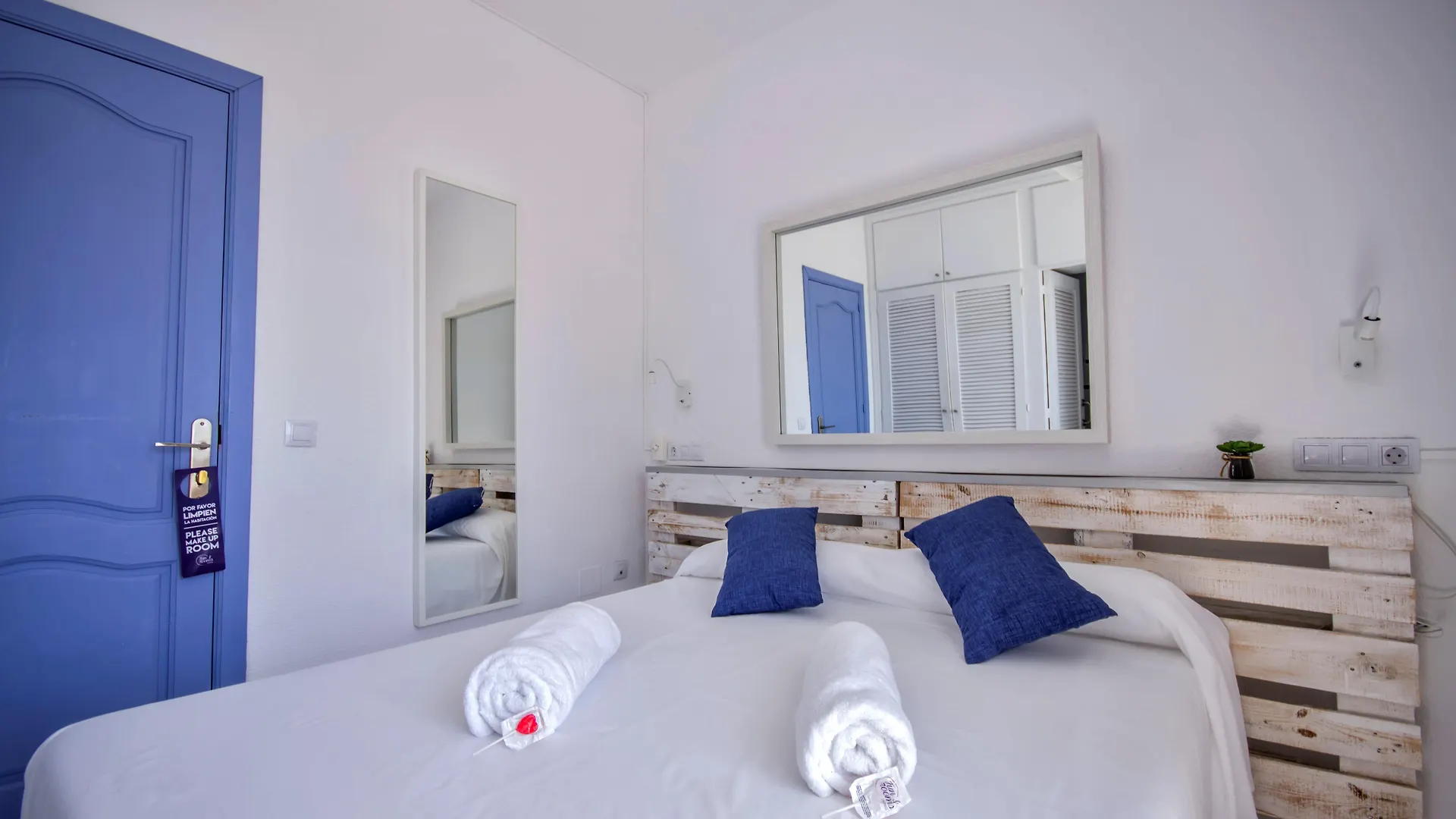 Outsite Ibiza Hotell Es Cana 3*,